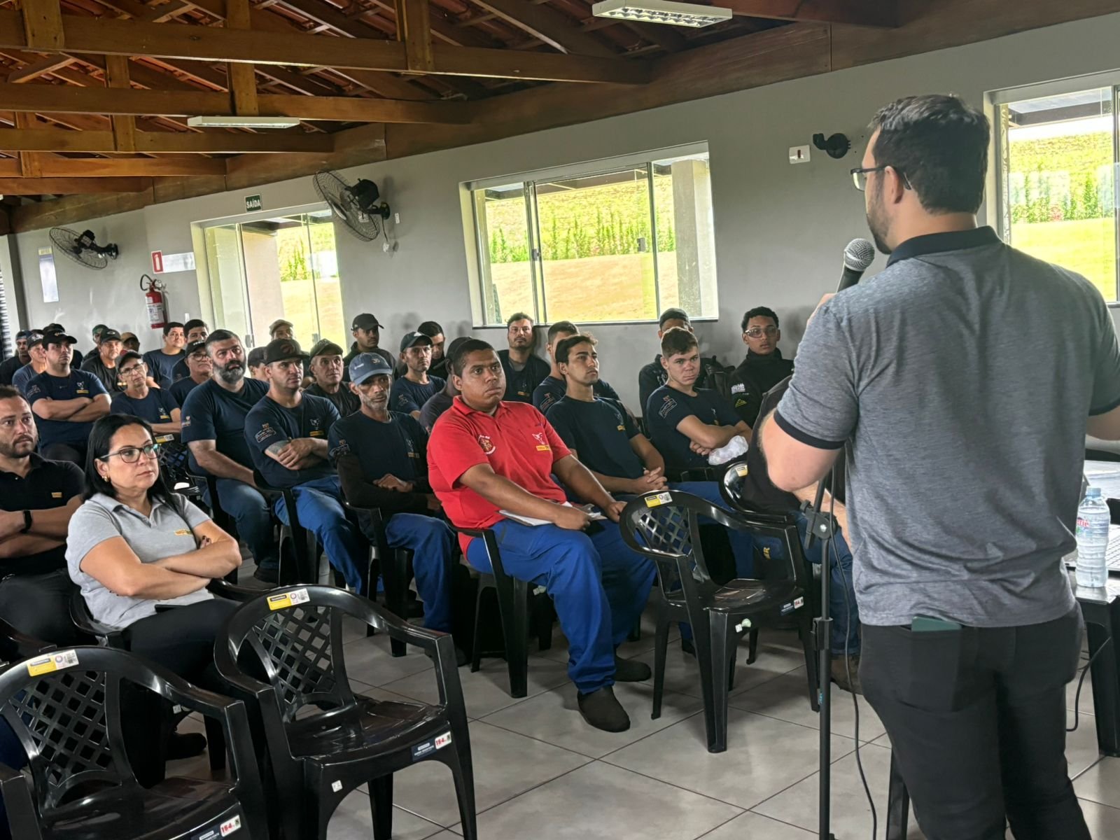 2165b439-3d07-4ffb-8c60-45fba026a431